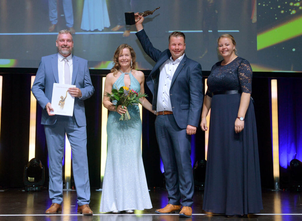 v.l.n.r.: Thorsten Riedebusch, Prokurist mit Hilke Tabken, kaufmännische Leiterin und Volker Kreye, Geschäftsführer sowie Stefanie Grundmann, Prokuristin