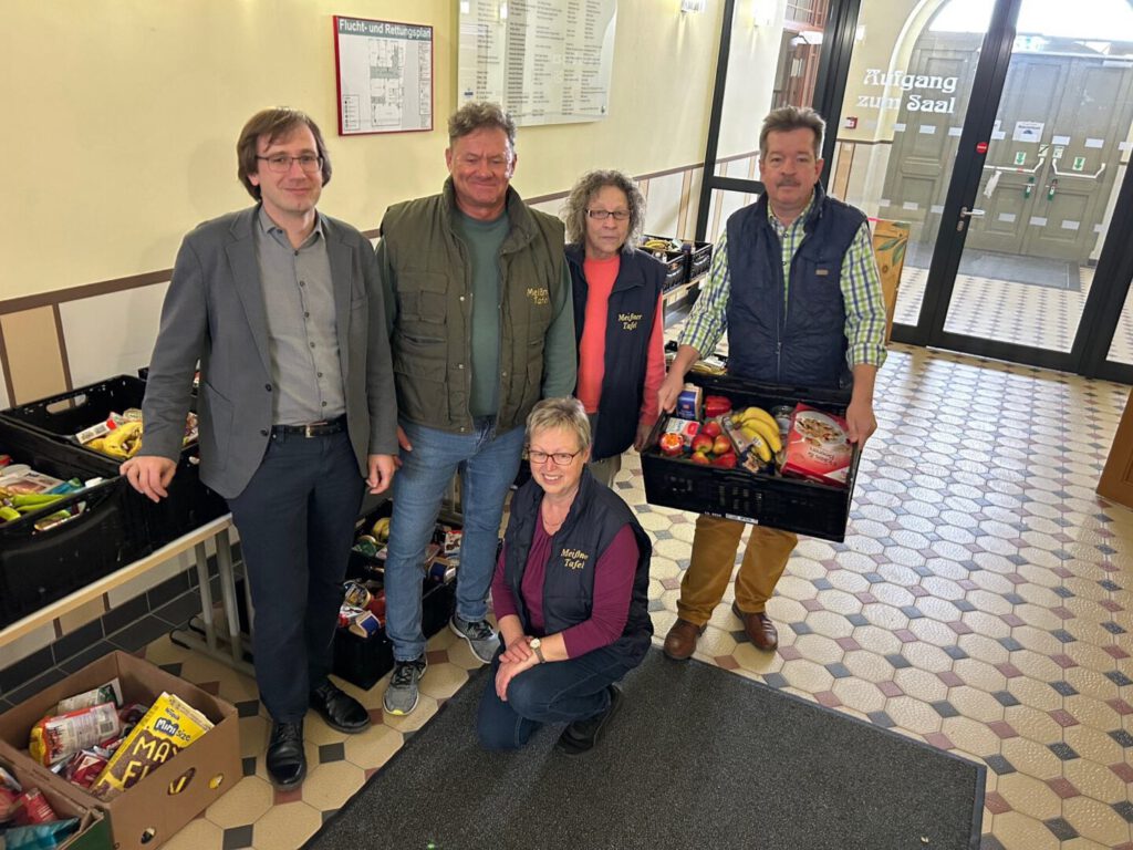 Lebensmittelausgabe der Tafel Nossen im Sachsenhof