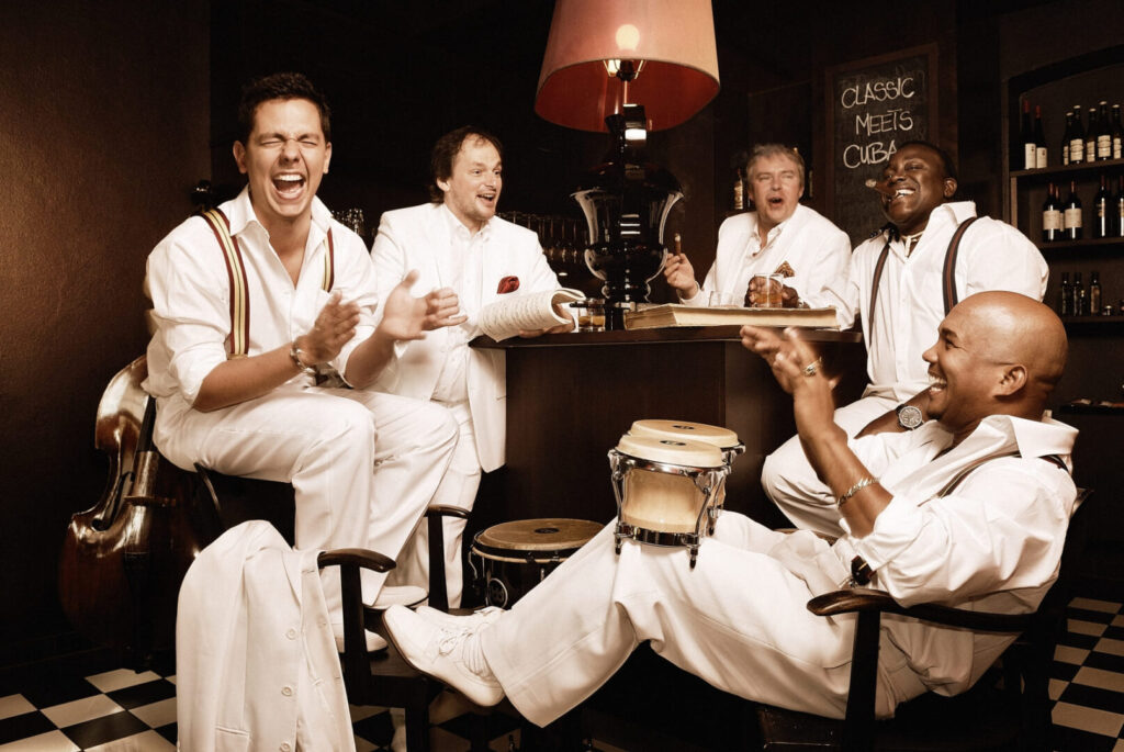 Die Klazz Brothers & Cuba Percussion bei „Classic meets Cuba“
