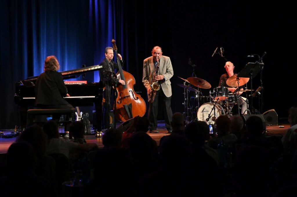 Ernie Watts bei den Jazztagen Dresden mit dem Marcus Schinkel Trio
